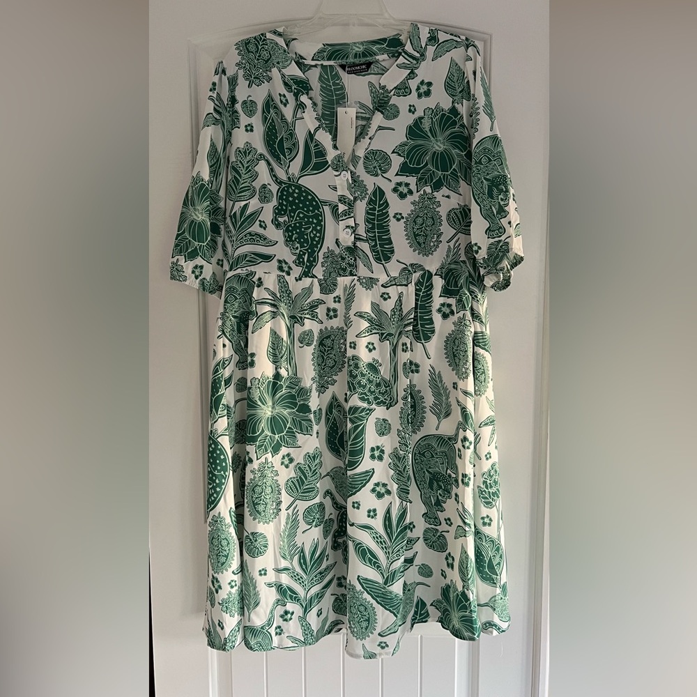 BloomChic Leafy Green and White Dress